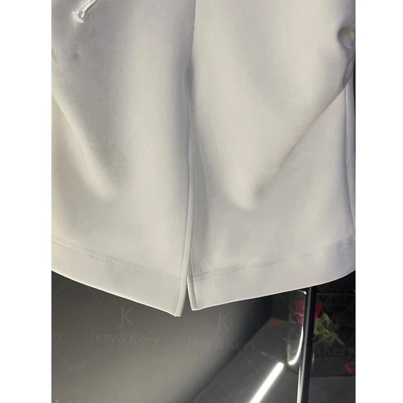 Ropa para mujer 2024, nueva camiseta elegante de verano con diseño de flores 3D blancas y cuentas, cuello redondo, manga corta, ajustada y dividida.
