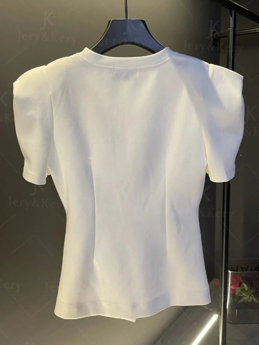 Ropa para mujer 2024, nueva camiseta elegante de verano con diseño de flores 3D blancas y cuentas, cuello redondo, manga corta, ajustada y dividida.