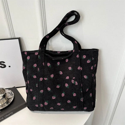 Bolso de pana con diseño de fresas, bolso de playa, moderno y versátil, bolso de hombro de gran capacidad, bolso de mano sencillo para mujer.