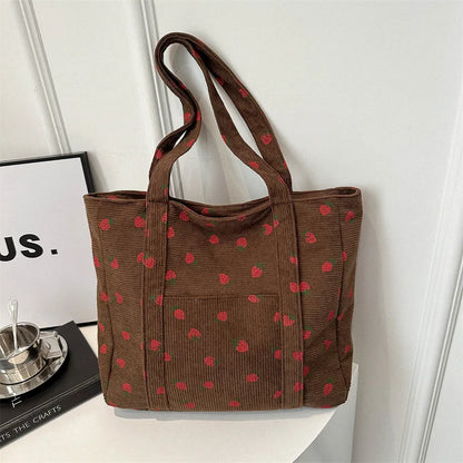Bolso de pana con diseño de fresas, bolso de playa, moderno y versátil, bolso de hombro de gran capacidad, bolso de mano sencillo para mujer.